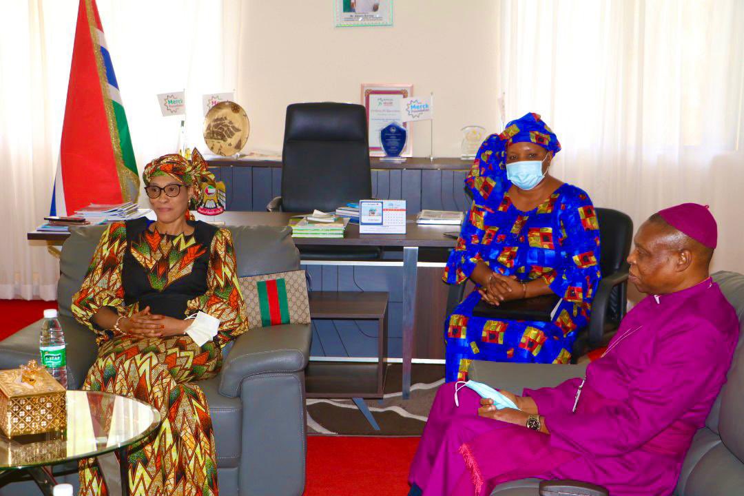 I delivered food supplies to the Christian Council for the Christian community, in honor of the Holy month of Lent. Lent is not simply a time of fasting, but also of sharing and caring for one another. 

I wish the Christian community a blessed Lent.