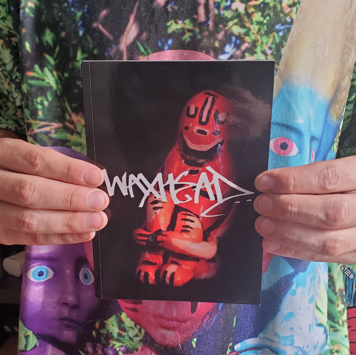 Waxheadart's tweet photo. A little thank you to the community and friends here on twitter! Giving away one copy of my sculpture book! 
Like ✅
Retweet♻️
Thanks for sharing and supporting my work! ❤️
Ill pick the winner friday. https://t.co/EQyfrezH2t