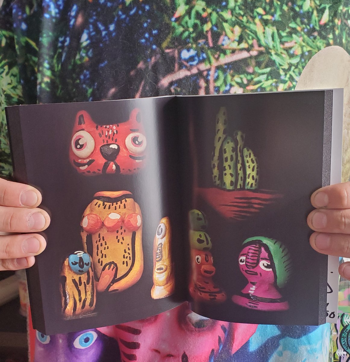 Waxheadart's tweet photo. A little thank you to the community and friends here on twitter! Giving away one copy of my sculpture book! 
Like ✅
Retweet♻️
Thanks for sharing and supporting my work! ❤️
Ill pick the winner friday. https://t.co/EQyfrezH2t