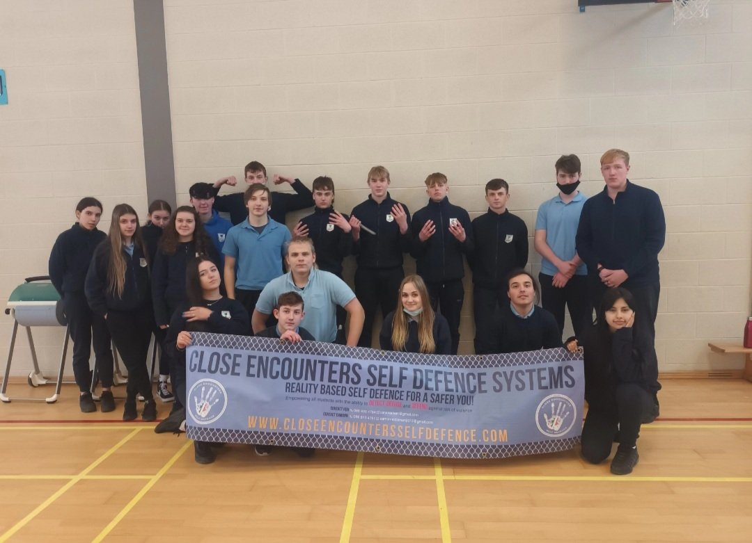 eamonncoleman4's tweet photo. Selfdefence  Defence  workshop  carried out in Athy Collage for the Transition year students  well done guys !!! https://t.co/qb9n0arpVJ