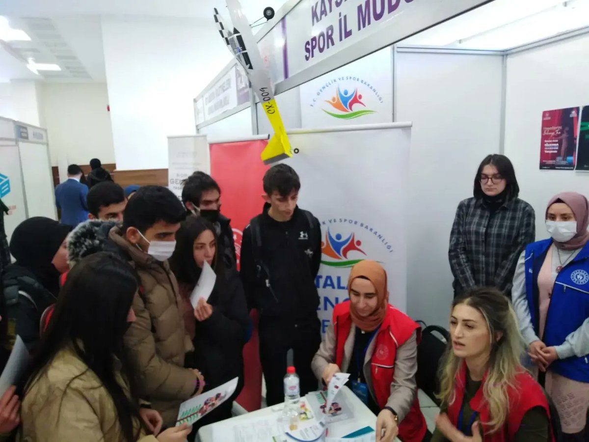 GSB_Talasgm's tweet photo. Erciyes Üniversitesi ortaklığı ile yapılan İKAF’22 Fuarında Gençlik Merkezleri tanıtımı yapıldı.
@kasapoglu
@gencliksporbak
#TalasGm
#Erügençofis
#GençOfis https://t.co/WYBWxpHuon