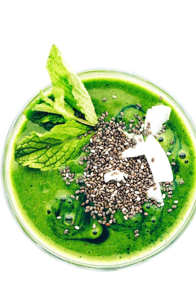 How to Make a Super Green Shamrock Smoothie blissfulbasil.com/super-green-sh… #StPatricksDay