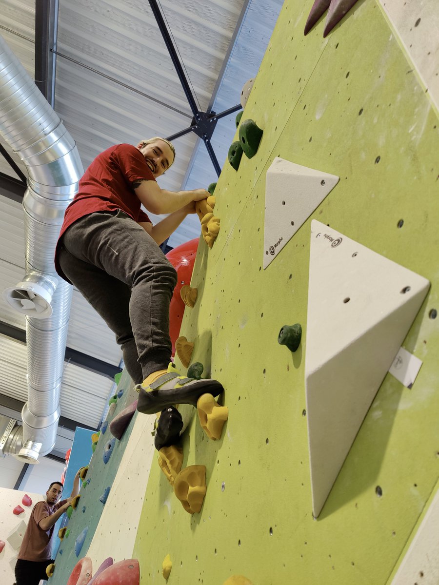 Helyx's tweet photo. Session d’escalade pour l’équipe vendredi soir, après une longue semaine 💪 https://t.co/EE71J8Kpxh