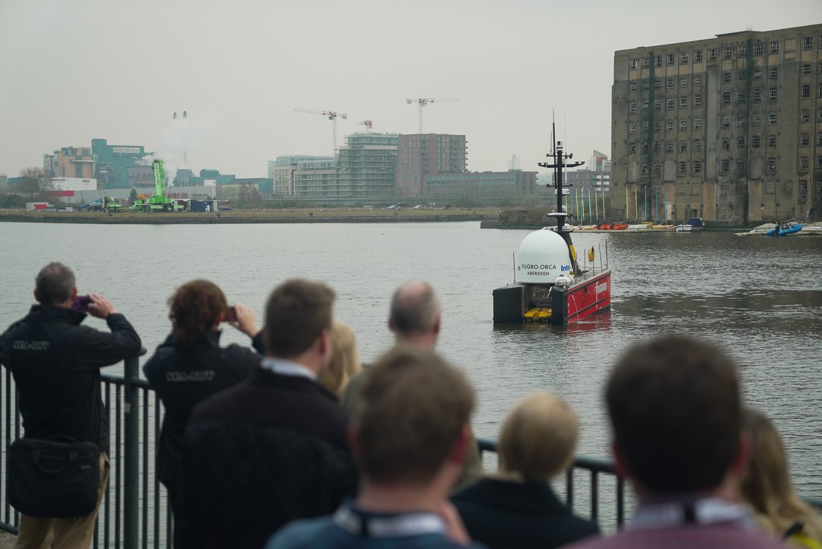 fugro's tweet photo. The last live demo of our Blue Essence 12 m #USV ๐ฅ and #Remote launch and recovery of the Blue Volta #eROV for the day done! ๐ Tomorrow is your last chance to experience our latest #Technology ๐ฅ dockside at @OceanologyIntl 2022. #Oi22 #Autonomous #OceanScience https://t.co/0apXtk8X6t
