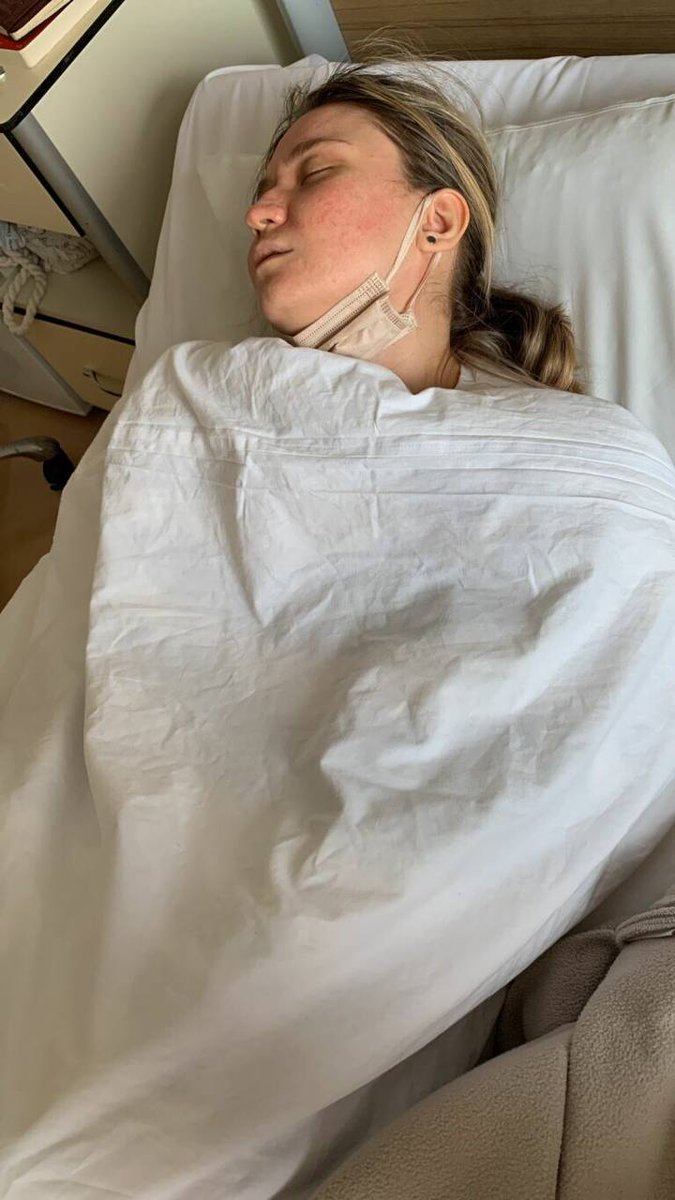 gergerliogluof's tweet photo. Polis, hastanede yatan Tuba Evmez’in kapısına dayandı 
https://t.co/7PmxewW2Ct https://t.co/8bzjDBfCva