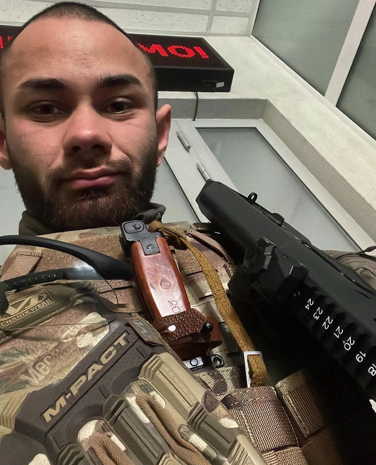 antifa_linke's tweet photo. Heute kündigte Tom #Neubert seine Rückkehr nach Deutschland an, die angeblich "persönliche Hintergründe" hätte
Neubert gibt an, dass er auf dem Weg in die #Ukraine, Bekanntschaft mit dem Schlagersänger Matthias Distel aka. Ikke Hüftgold machte
#nonazisbo
https://t.co/sZkLCQaWQn https://t.co/dZIUENFYvW