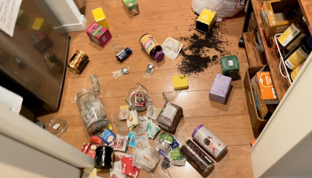 heyitssharla's tweet image. RIP tea collection I love you