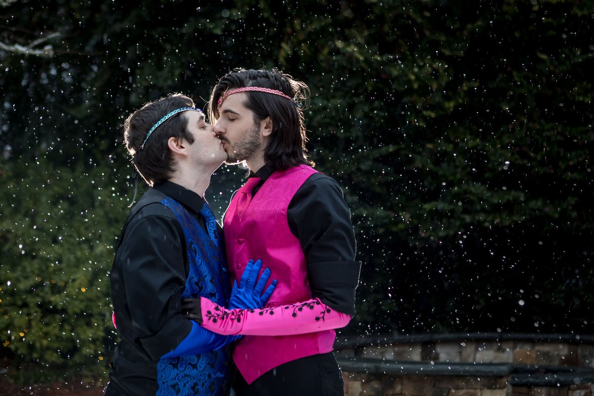 Matt + Mark's Wedding at Little Gardens was uniquely them. I know I've said this before, but one of the things I love most about weddings is seeing how each event gives insight into the couple, what they love, and who they are.  #Atlantaphotography

janethowardstudio.com/2022/03/16/wed…