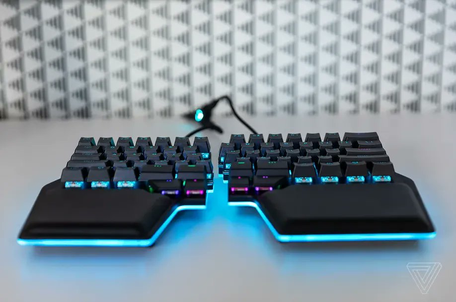 PeakErgonomics's tweet photo. Splitting the Difference - Gaming & Ergonomics
Dig it or quit it? 🤔
https://t.co/GJwm4hjgQh
#Ergonomics #ComputerKeyboards #Gaming https://t.co/ECzH8VMSdc