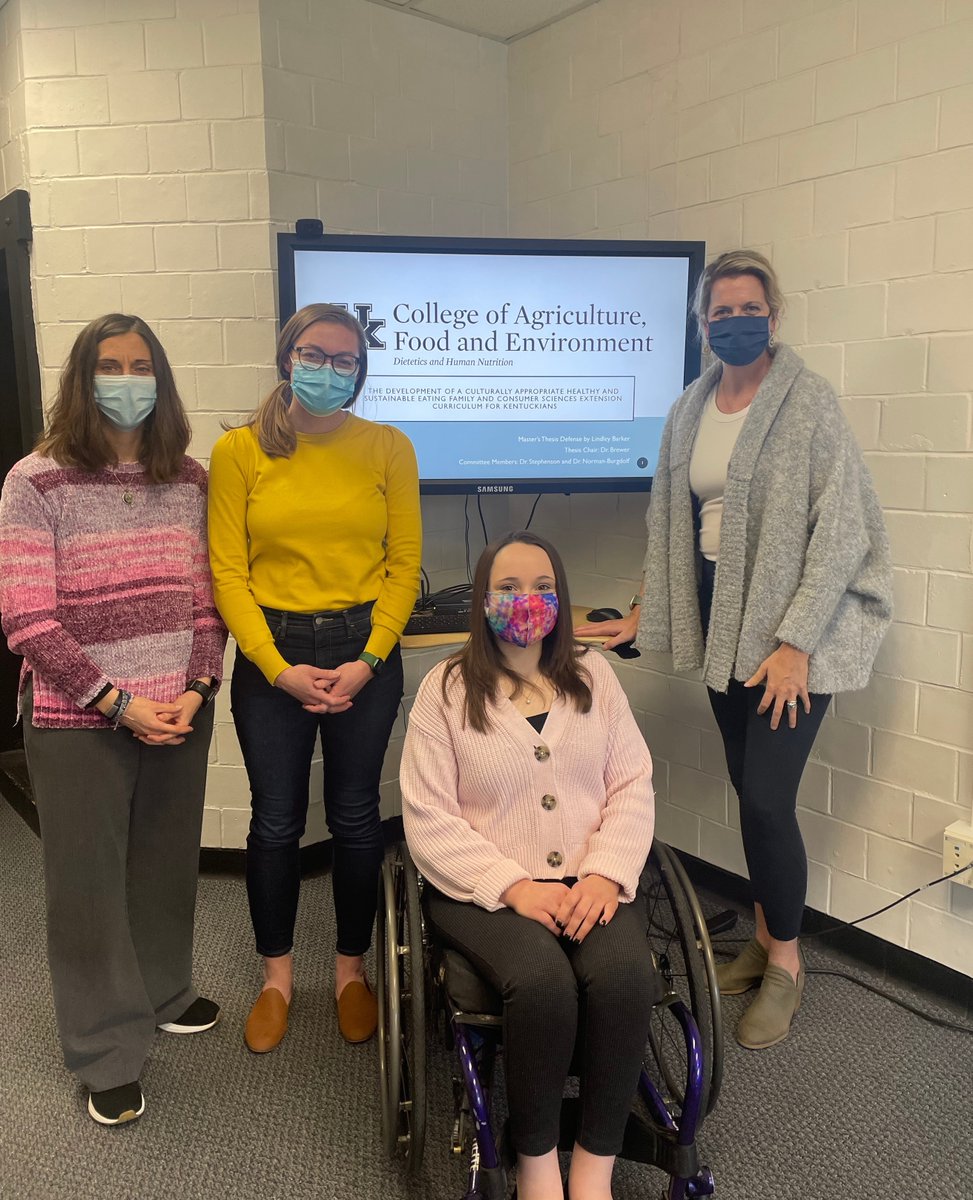 🎉 To DHN graduate student Lindley Barker on a successful MS in Nutrition and Food Systems thesis defense! Lindley's research examined culturally appropriate curriculum for healthy and sustainable eating. 

Please join us in congratulating Lindley on this major milestone! 👏