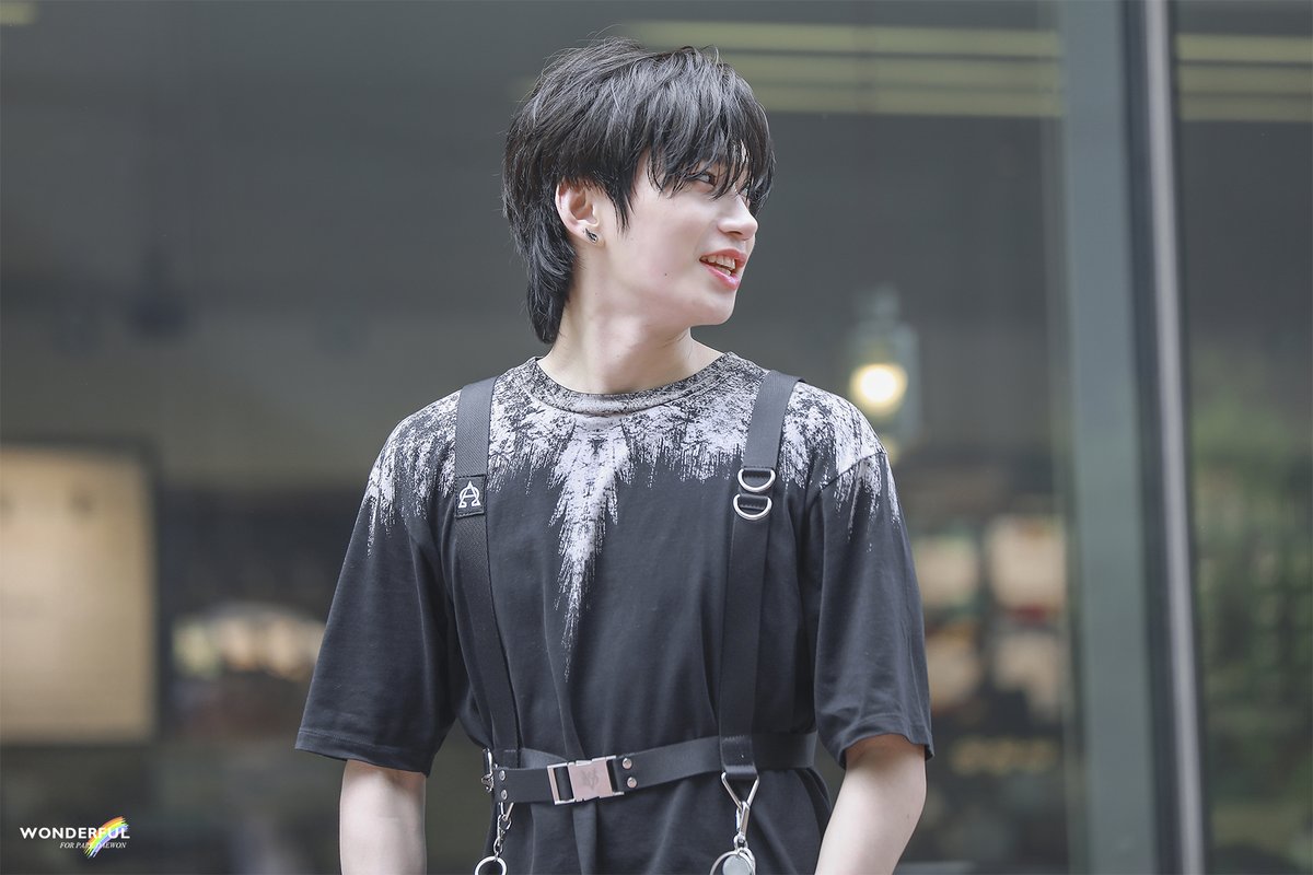 Wonderfuldaewon's tweet photo. #HAPPYDAEWONDAY #상남자_박대원_카리스마 #박대원_많이아낀다  #Daewon #デウォン #대원 https://t.co/PEQbDE83uj