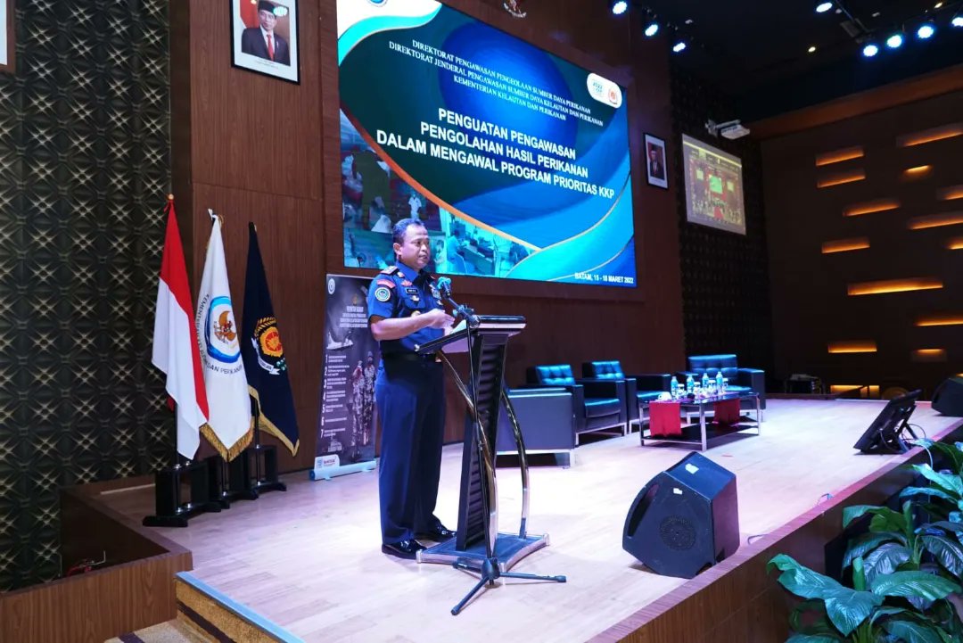 adin_psdkp's tweet photo. Dengan berlakunya UU Cipta Kerja beserta Peraturan Pemerintah turunannya, para pengawas perikanan tentu memerlukan pemahaman yang baik terhadap norma, standar, pedoman, dan kriterianya sebagai pelaksana pengawasan di lapangan. https://t.co/vpIxNXkr5p