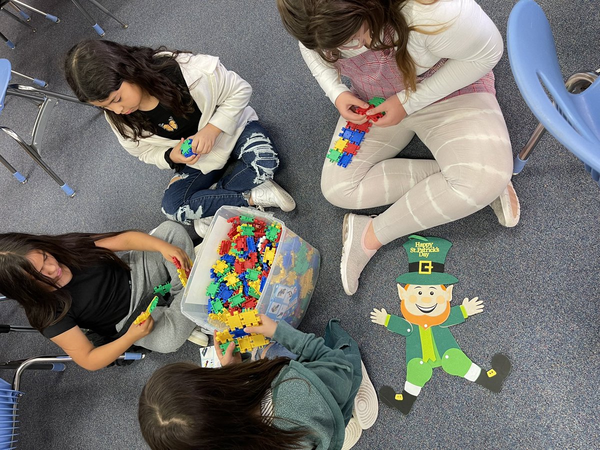 MichelleCross70's tweet photo. How to Trap a Leprechaun 🍀 🌈 
@webbcubs #webblc
We can’t wait to see if our traps work tomorrow. It is …The Night Before St. Patrick’s Day! https://t.co/gPOMQsZ1rW