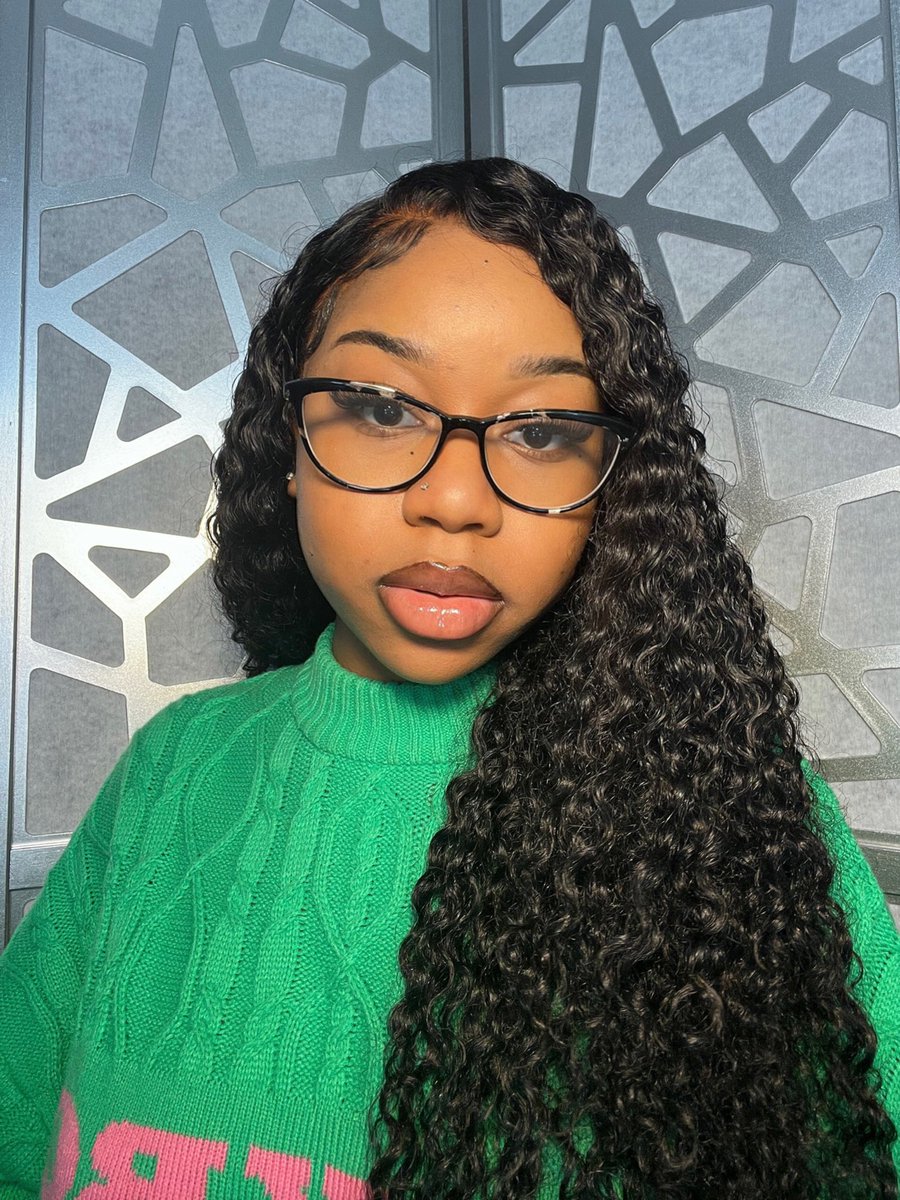 jasminedyonna's tweet photo. Yes I know my lips are big af. https://t.co/5lv5ZEkqzP