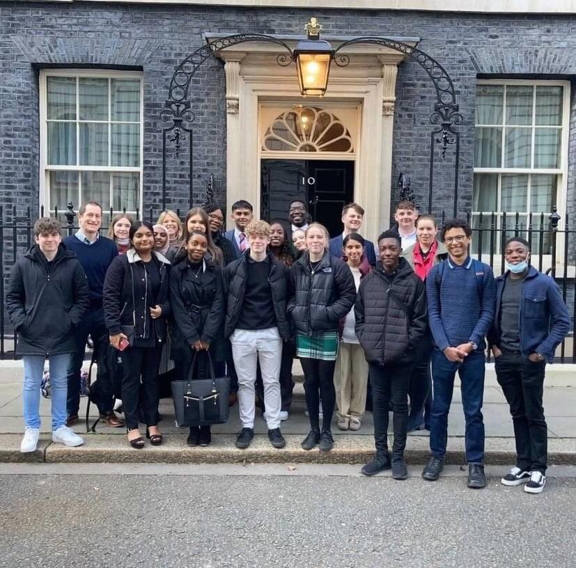 HGS6thForm's tweet photo. Last weekend Alex and his BiteBack team visited No. 10 Downing Street to talk to officials about their campaign to ensure every young person has access to healthy, nutritious food, no matter where they live. Well done Alex! #Service #BiteBack2030
https://t.co/D1FzOpgLDH https://t.co/GCtBIo9FLH