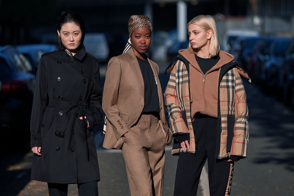 Wiweck's tweet image. RT @theindustryfash: 2021 was characterised by fashion players from luxury to the high street exploring the fashion rental sector. 

Here is our round-up of the most significant brands who joined the rental frenzy in 2021. 

#fashionrental #circularfashi…