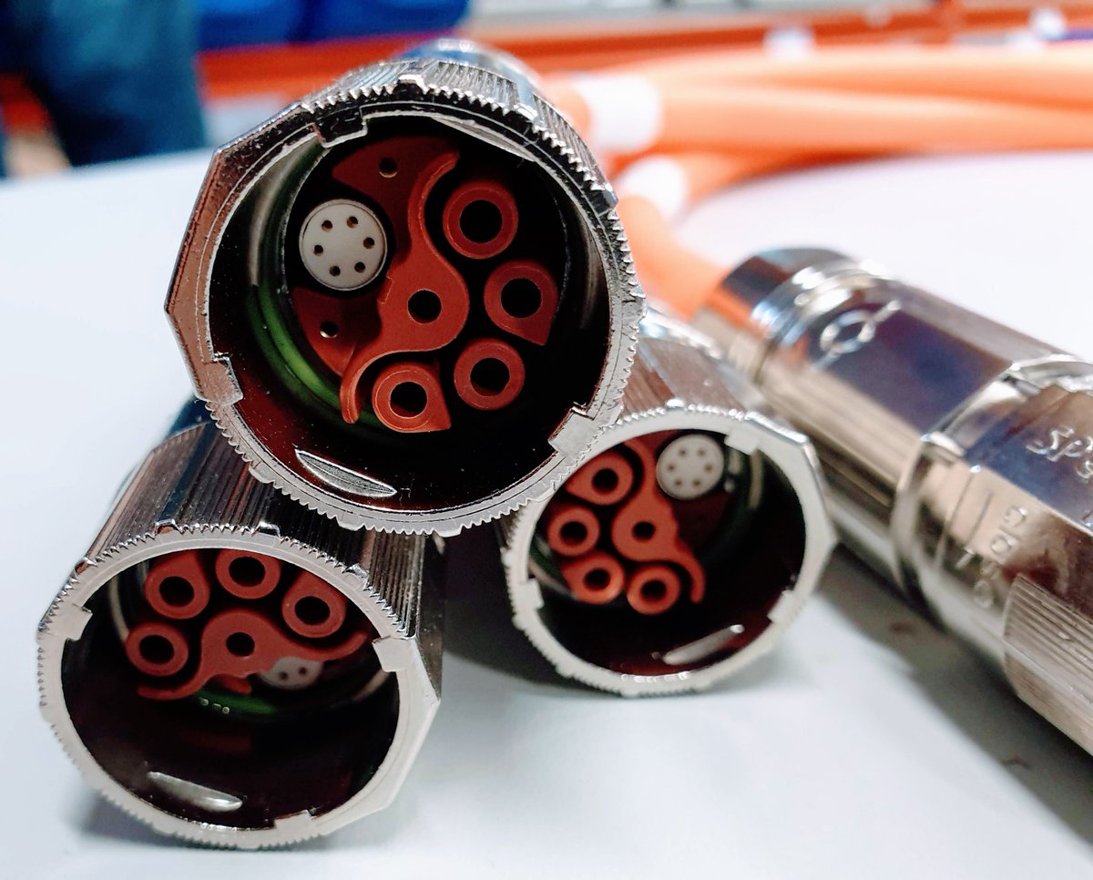 APTechnology tweet media