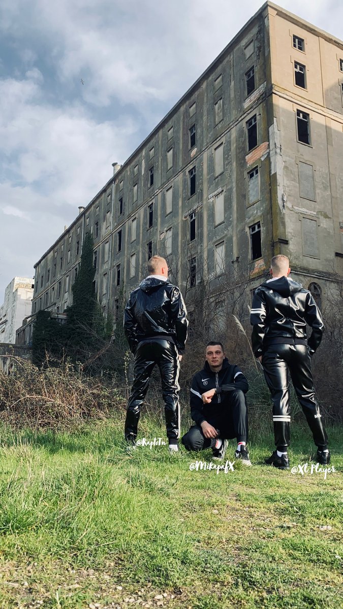 GaySneakersNet's tweet photo. Les #Kiffeurs,
Vous voulez un code promo chez @MrRiegillio ? 
#GaySneakers.Net a négocié pour vous le code HELLO10 ! 🎁
Faites vous kiffer et programmez votre prochain plan sur https://t.co/ZUmn1XDu2y 🔥
#Skets #Sneakers #GaySkets 
📸 @MikapafX @Xl_Player_ @raptotn https://t.co/roMYINuxvJ