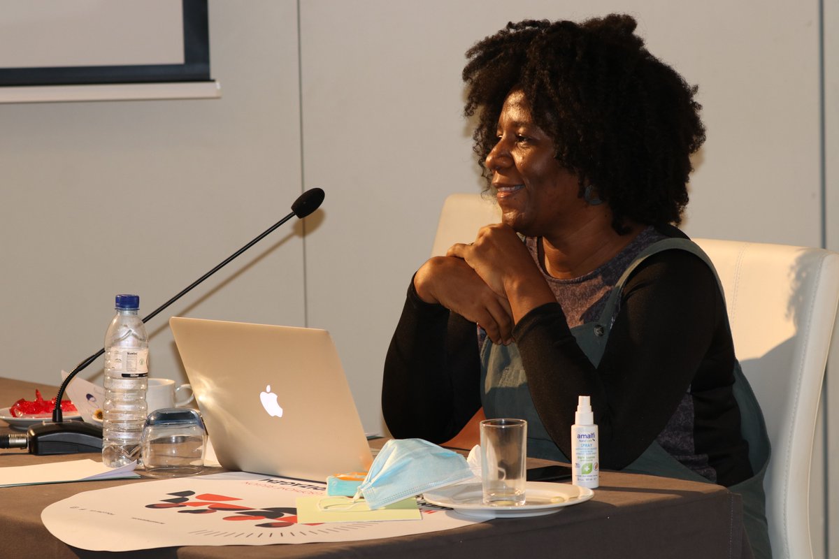WVL_ALIADAS's tweet photo. Por que inovar é fundamental para o movimento feminista? 

Este foi o tema debatido, hoje, quarta-feira, no âmbito do “Evento Regional de Aprendizagem WVL”, sob lema: “Criando espaços”, no seu terceiro dia. 

 #criandoespacos #creatingspaces #aliadas #mulheresaliadas https://t.co/bT3vb0O6ve
