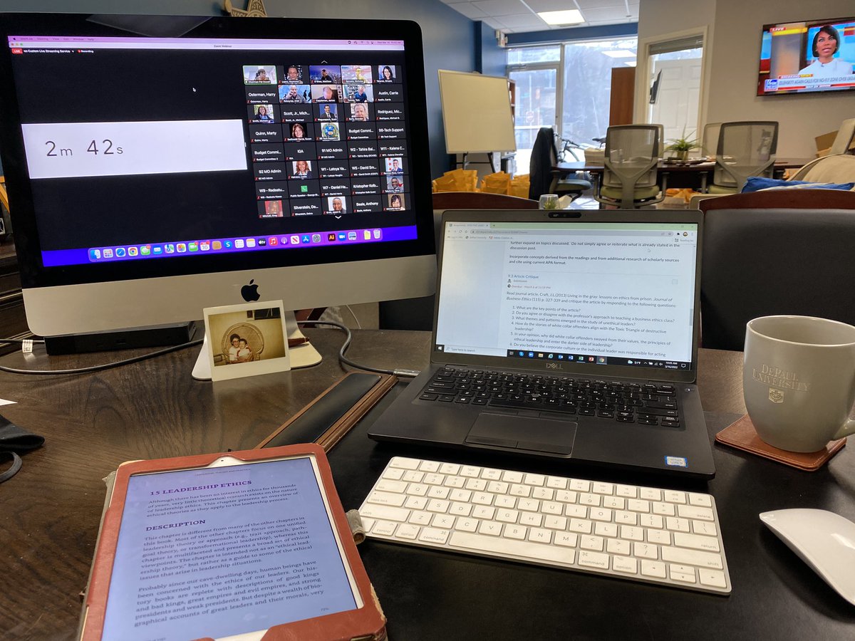 RaymondALopez's tweet photo. #DoubleKeyboard Multitasking:
💵 Budget Committee
👨🏻🏫 Homework
☕️ Coffee https://t.co/gjbHfGkQ1S