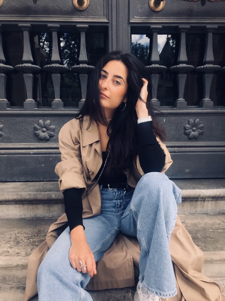 We have a new producer at The Two Marias! Here is Tania Arrieta. Multi-lingual, hands-on and dog-lover. From her own words, her Spotify playlist could belong to an 80-year-old granny, a 2000s teenager or even to a classic 90s r&amp;b producer. 
#thetwomarias #newproducer