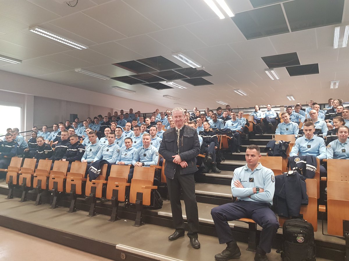 afvt_org's tweet photo. #AfVT présente devant 120 élèves de l'école de gendarmerie de Tulle avec @paulvitani ce matin pour expliquer les missions de l'association et le parcours d'une victime de terrorisme. https://t.co/tu1IruOzIk