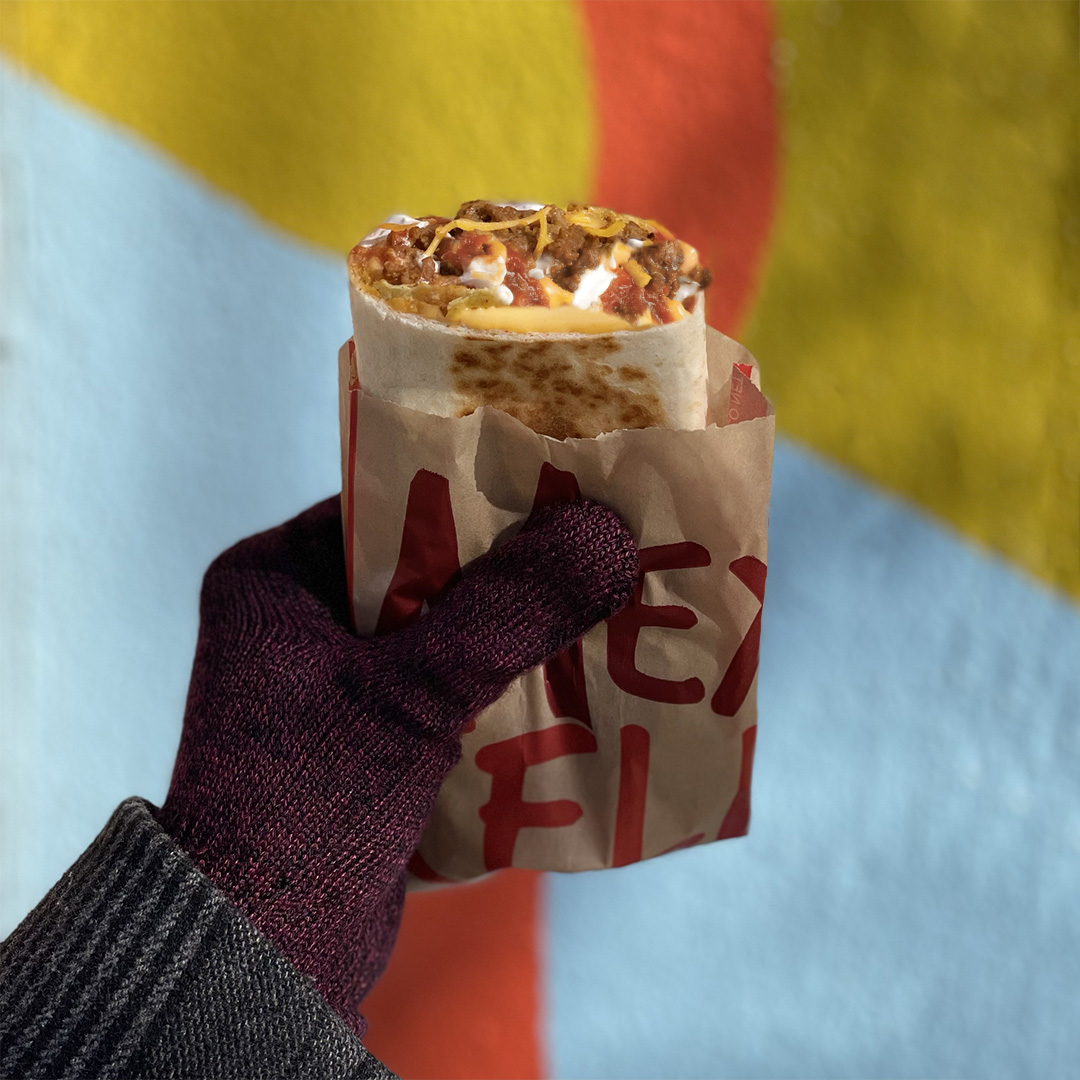 tacojohns's tweet photo. With nine layers of flavor wrapped in a warm tortilla, the Stuffed Grilled Taco might just be the most portable taco in the world.
#TacoJohns #GrilledTaco #SoftShellTaco #OleTheDay #BiggerBolderBetter https://t.co/34pVG2qsCs
