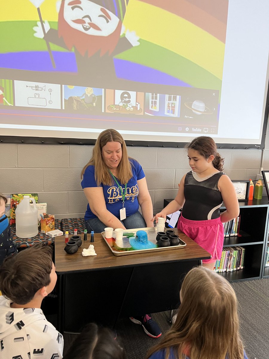 ROYGBIV &amp; science connections in library for St. Pat’s &amp; learning about leprechaun tales. <a href="/RTSReadingT/">Jill Ramig</a> #rtsrocks