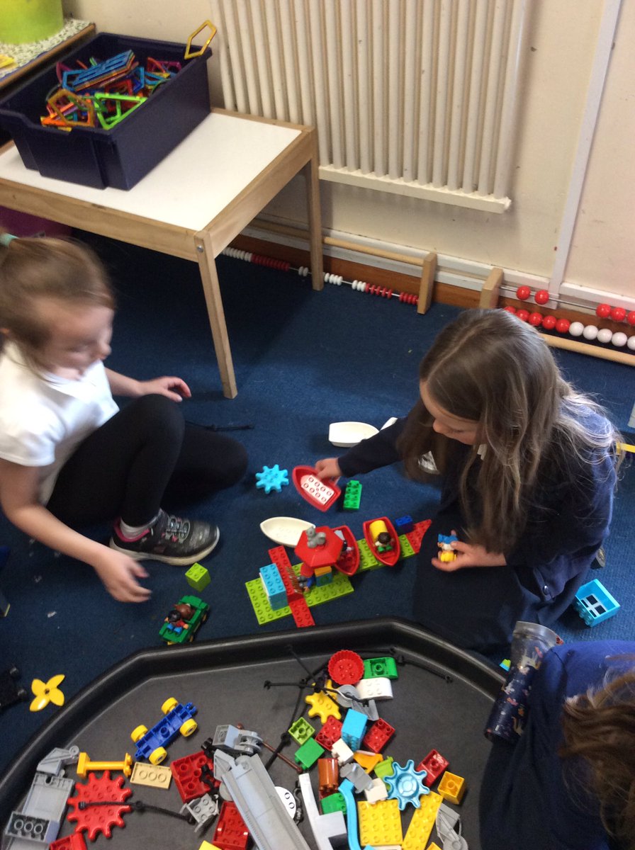 KilbarchanPS's tweet photo. Look at our amazing LEGO models from our Cargo Connect challenge. Primary 2/1 worked with a partner to create a bridge for our 6 bricks challenge. Followed by the ‘Let’s Innovate’ projection small groups. #STEMRen https://t.co/LP2Bu4bEN2
