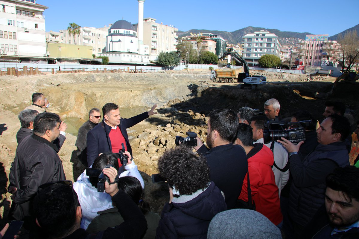 AdemMuratYucel's tweet photo. 1- Meclis üyelerimiz ve basın mensubu arkadaşlarımızın katılımlarıyla, Alanya merkezde hizmete kazandırdığımız ve yapımı devam eden 17 projelerimizde incelemelerde bulunduk.

#üretkenbelediyecilik https://t.co/BcSUCMiTkW