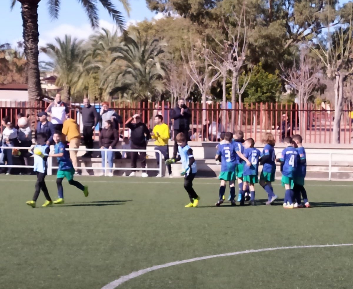 CDPABLOIGLESIAS's tweet photo. Benjamín B 3️⃣-1️⃣ Ath. Torrellano A. ⚽🔝
#cdpabloiglesias #benjamines #fútbolbase #elche #clubesdefútbol #team https://t.co/LglqaBkfHr
