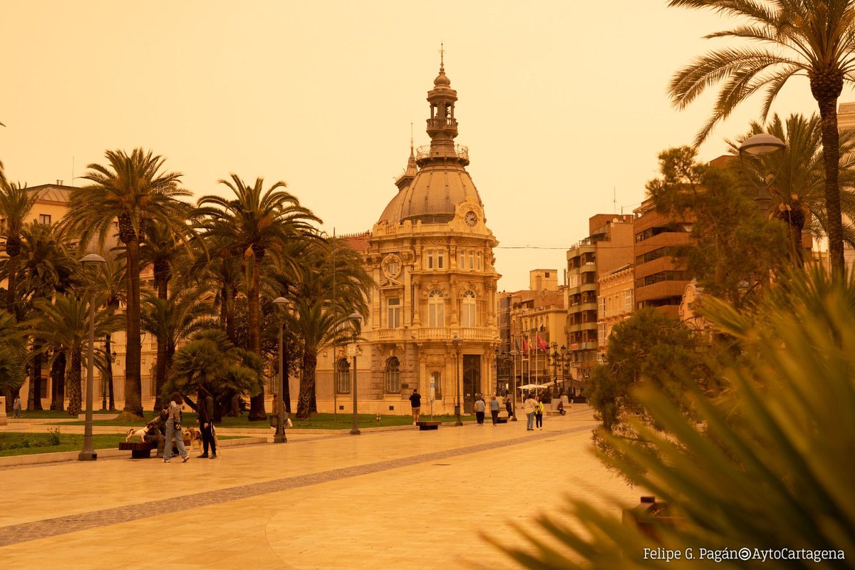 A Cartagena ( sud della Spagna) si sta verificando un fenomeno meteorologico straordinario: una tempesta di sabbia proveniente dal Sahara

#stopclimatechange #cambiamentoclimatico #clima