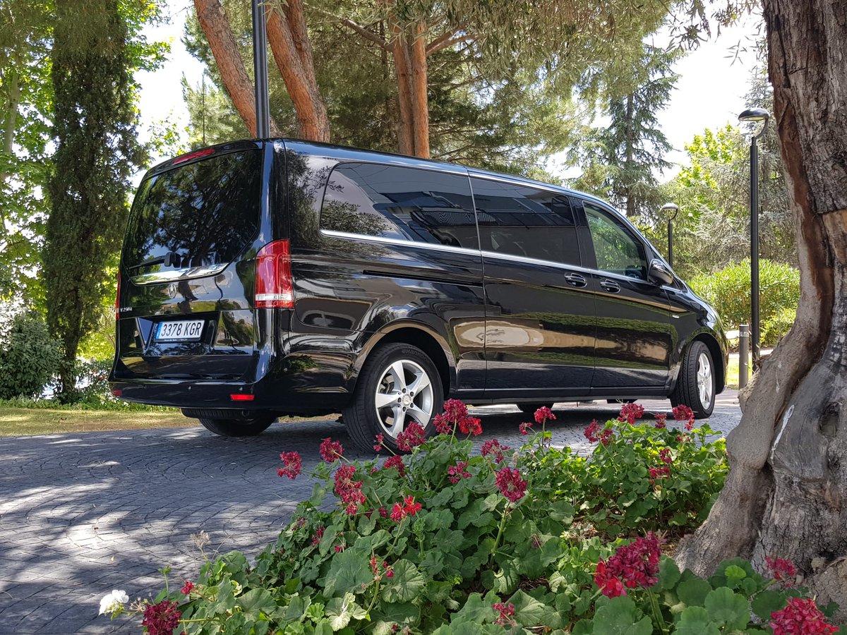 ChoferLujo's tweet photo. Toda nuestra flota es @MercedesBenz Solo lo mejor en transporte privado vip.
 https://t.co/8vCwAd92OG

#chofer #chofermadrid #choferdelujo #vip https://t.co/S7uPLKpKrd