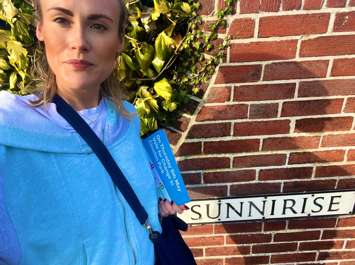 Starting the week on the right foot in sunny Cleadon Park.
#torycanvass #torydoorstep