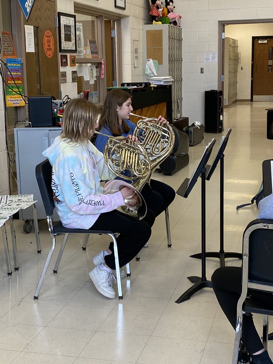 CFEVSBand's tweet photo. The 8th grade band had some fun performing in chamber groups with one another yesterday! #cfevscourage @CFMusicLovers @Chagrin_Schools https://t.co/tP02OgaFYu