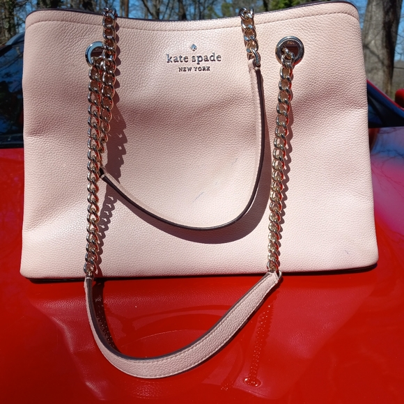 jazeHairExtend's tweet photo. So good I had to share! Check out all the items I'm loving on @Poshmarkapp #poshmark #fashion #style #shopmycloset #katespade #aldo #coach: https://t.co/2dnvIhGcx7 https://t.co/Ae9k8an2bO