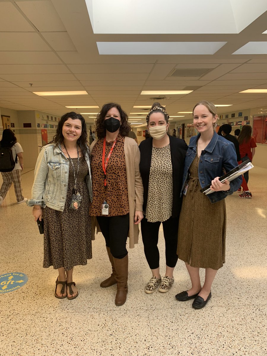 On Wednesdays <a href="/KeyMiddle/">Key MS</a> we wear leopard 🐆 👯‍♀️ 👯‍♀️ @teachthroughjoy <a href="/ms_schmidt134/">Kayla Schmidt</a>