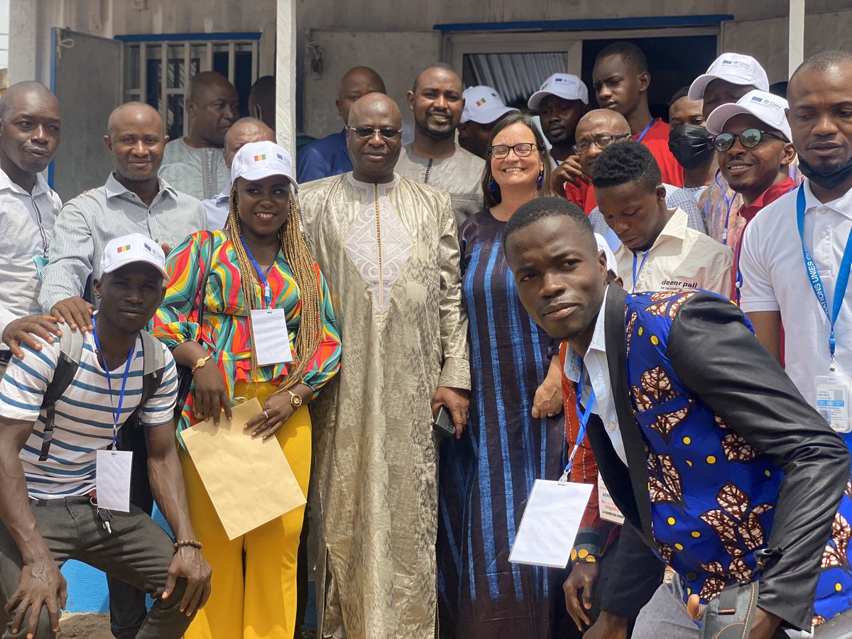 60 bénéficiaires.                                              40 migrants de retour                        20 sortants de l’Ecole Nationale des Postes et Télécommunications             18 Centres de Prestations NTIC                  4 Communes de Conakry + Dubreka     🙏 🇪🇺