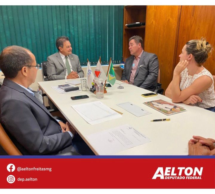 depaelton's tweet photo. Na manhã desta quarta-feira, recebi o prefeito Alexandre de Água Comprida, o vereador Wanderley e o  amigo João do controle interno, discutimos questões ligadas à área do desenvolvimento e projetos para a cidade.  #aeltontrabalhaporvocê #bsb #águacumprida #projetos https://t.co/XAv31Y7Whp