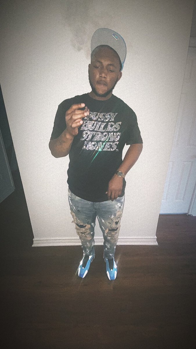 tator9x_'s tweet photo. Took a Couple steps ina Game & got Lost in It. #RestStud💕 #4AL💙 https://t.co/ooVh6RnZ7e