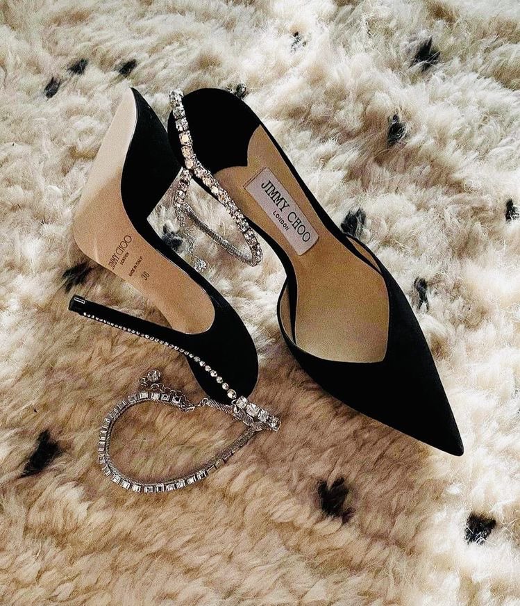 SelectOutfit's tweet photo. Jimmy Choo heels https://t.co/aYIpuRyEsG
