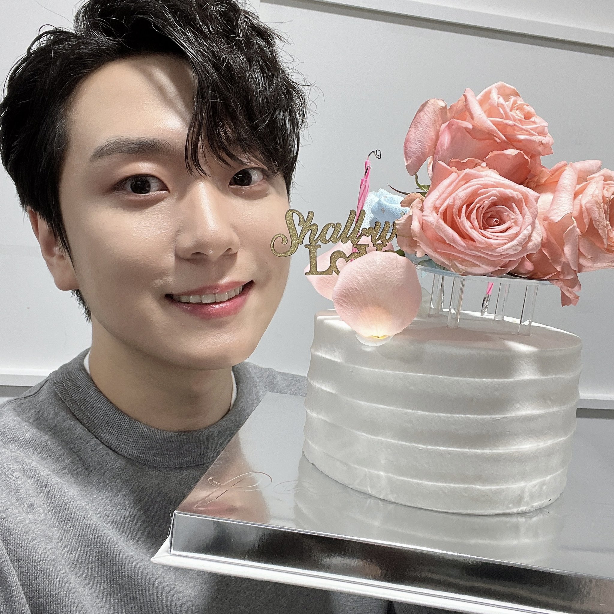Forestella on Twitter "[포레스텔라_고우림] 포레야 4주년 축하해!! 앞으로도 건강하게 아프지말고