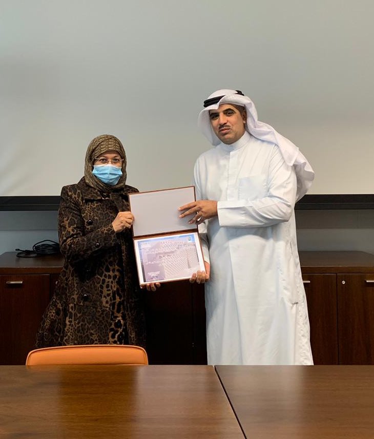 EDC_kuniv's tweet photo. مركز تطويــر التعليم|

قام اليوم القائم بأعمال عميد كلية التربية
أ. د. فايد الظفيري 

والقائم بأعمال مدير مركز تطوير التعليم 
د. عائشة العازمي 

بتكريم اللجان المشاركة في المؤتمر الأول للتطوير الأكاديمي في التعليم العالي على جهودهم المبذولة🌹

@education_kuniv https://t.co/6R4tAYXNCK