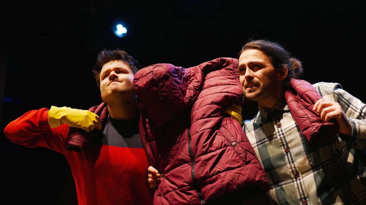 TheSolarBear's tweet photo. A wonderful 2 weeks of development with @CraigMcCulloch_  on 'Black Out', a dark visual comedy, part of Solar Bear's, #Make_A_Change bursary scheme. Can't wait to see it performed in-front of a live audience! @petre_dobre Thx to @ERCL4 https://t.co/t16zhxKMak