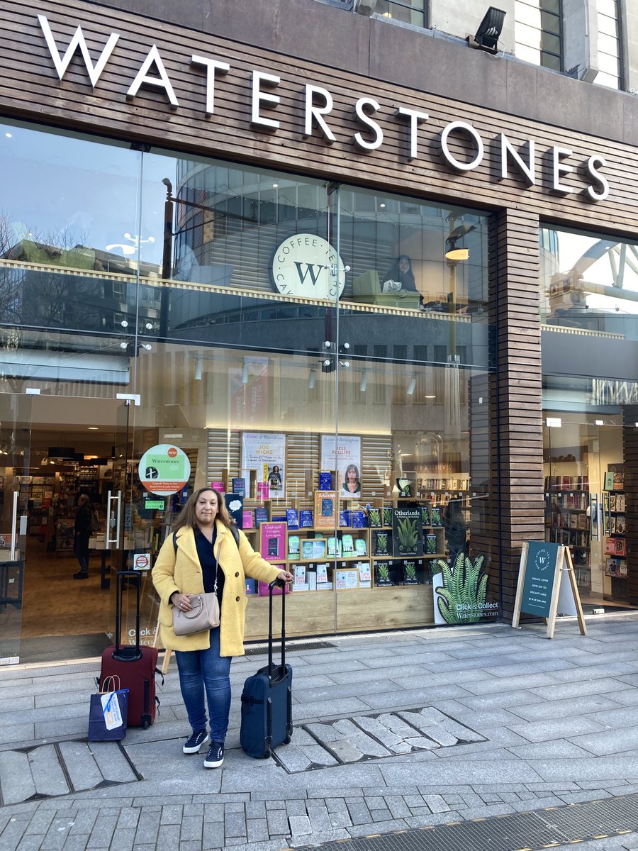 claireebrett's tweet photo. Final stop! Thank you β¦@BhamWaterstonesβ© β¦@Foylesβ© π€©#MissAldridgeRegrets #ProofTour Day 1 is a wrap π π https://t.co/XjQAB2cN3r