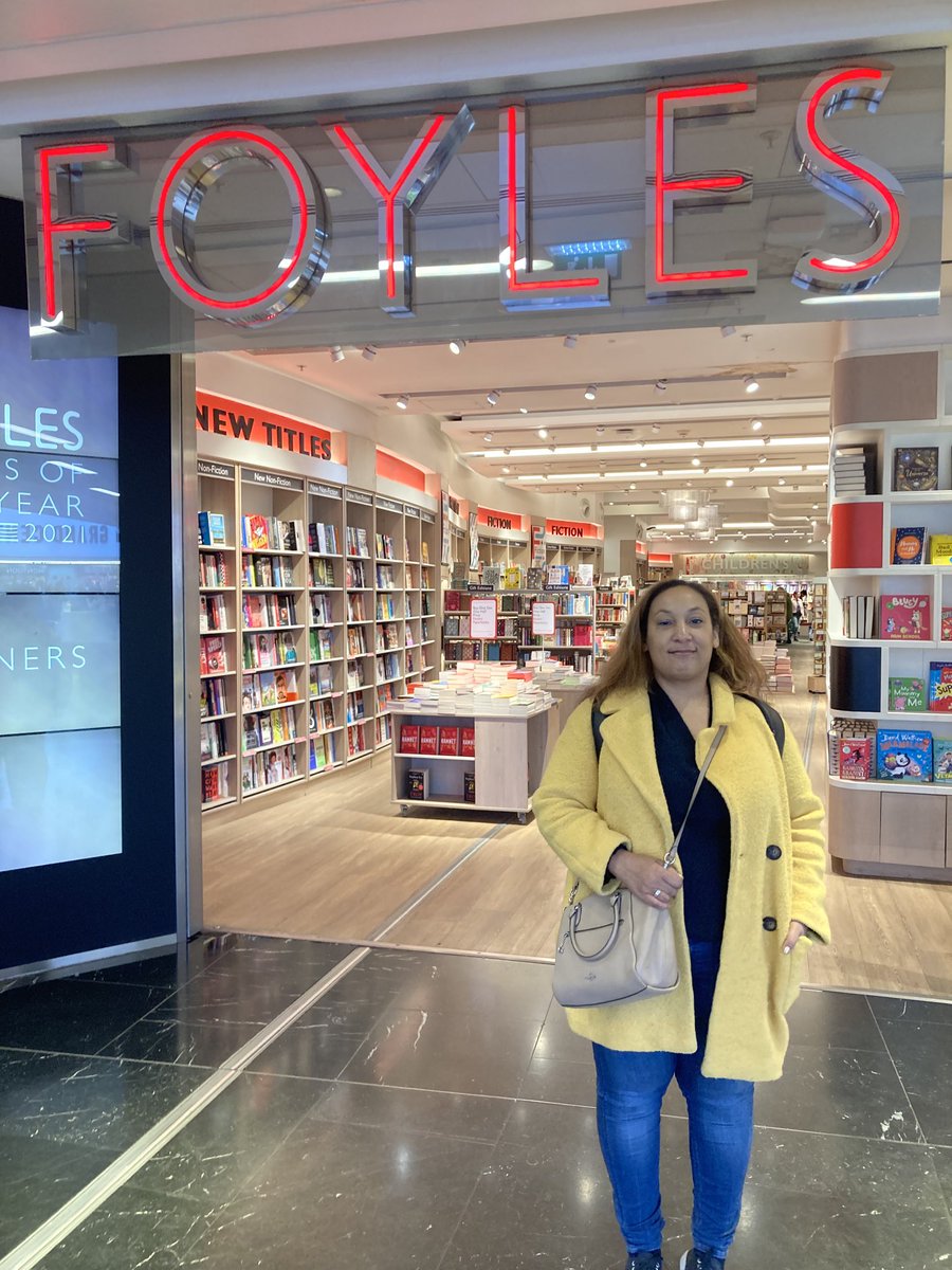 claireebrett's tweet photo. Final stop! Thank you β¦@BhamWaterstonesβ© β¦@Foylesβ© π€©#MissAldridgeRegrets #ProofTour Day 1 is a wrap π π https://t.co/XjQAB2cN3r