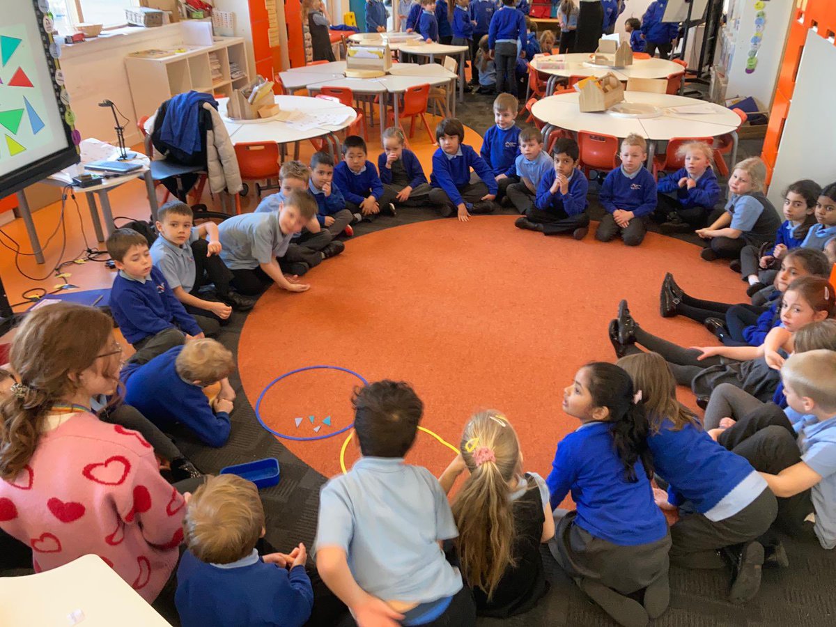 Y1WFA's tweet photo. Y1 mathematicians were exploring geometry for the #CLFBigDayofMaths today! @Cabotfederation #wfamathematicians https://t.co/FmLYyvu3Xd