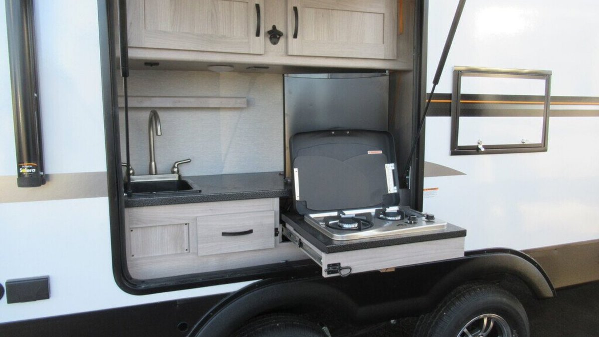 FergusonRVWorld's tweet photo. The 2022 #NorthernSpirit 2963BH is a family RV built by campers for campers!
Features include:
๐ค Front queen walk around bed
๐ช Sleeping space for 10
๐ Double bunk beds
๐งปFull bathroom
See more here: https://t.co/tQEvAhr6Hx https://t.co/WFCgaDMKRi