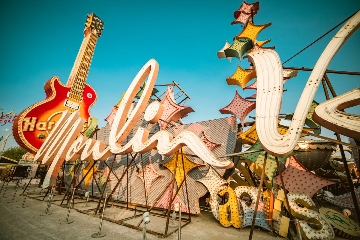 CityOfLasVegas's tweet photo. Remembering Betty Willis, the designer behind the welcome to Las Vegas sign, Moulin Rogue and Blue Angel.

The signs can still be seen around Las Vegas and at the @NeonMuseum. 

#WomensHistoryMonth

📷 @summacorp, @reviewjournal, @lvcva https://t.co/uA5156zFOo