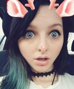 Sexy_ChloeS's tweet photo. hi Fans!
At APClips, I keep 10-20% more of my sales!
Just saying! 😀💰

🌈 https://t.co/dymk8V0MAB

 @ap_clips #apclips #sexy https://t.co/bd8pDMyjtY